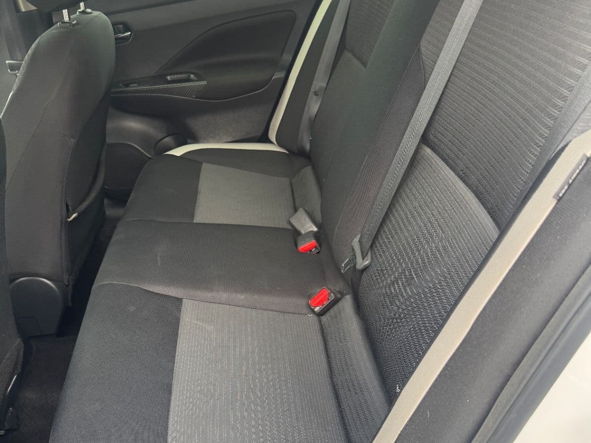 2021 Nissan Versa Sedan SV - Photo 10